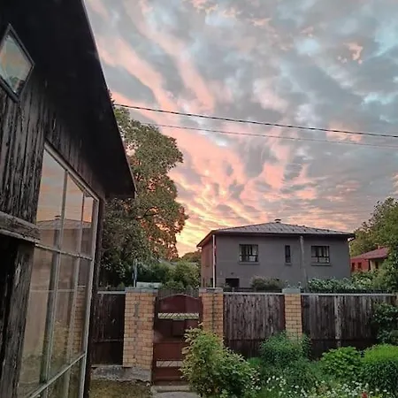Hotell Cozy Private House With A Yard & Parking Riga