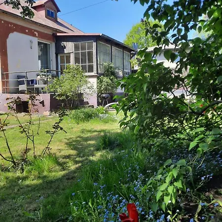 Hotel Cozy Private House With A Yard & Parking Riga