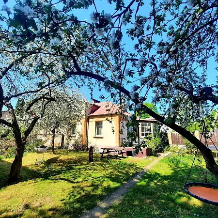 Cozy Private House With A Yard & Parking ريغا