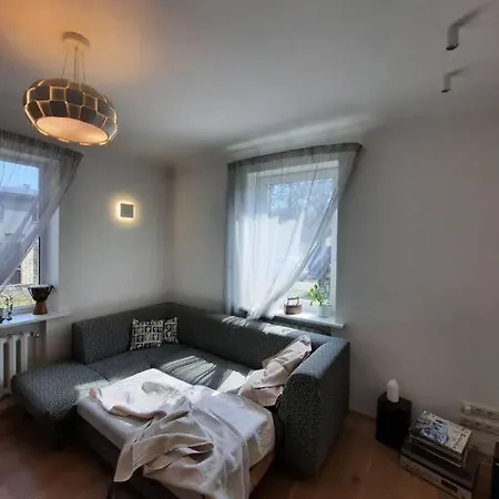 Hotell Cozy Private House With A Yard & Parking